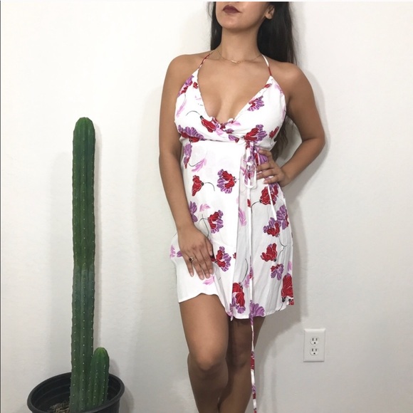 Bardot Dresses & Skirts - Bardot Wrap Floral Dress
